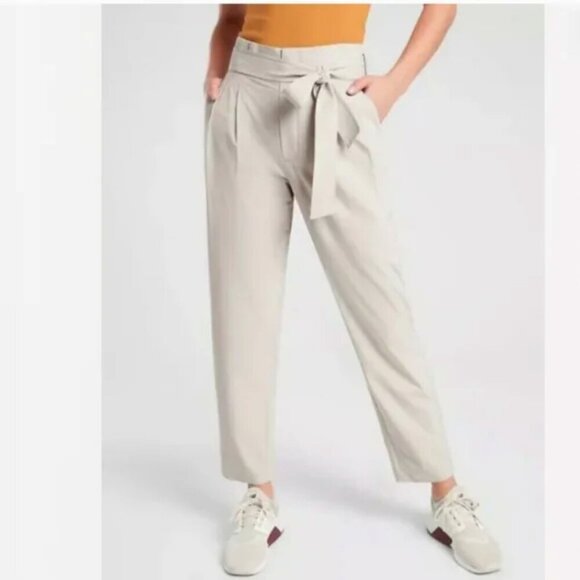 Athleta Pants - Athleta Skyline Pant II Paperbag Light Beige Size 10